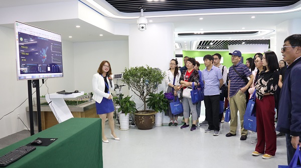培训班听取金年会业务人员讲解产供销一体化模式