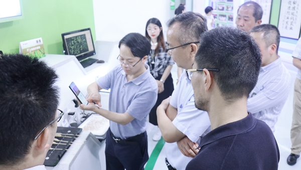 杭州市科技局局长赵喜凯一行莅临金年会考察调研1