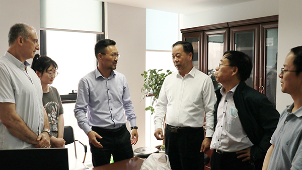 中国农业技术推广协会会长陈生斗、秘书长张互助莅临金年会考察参观