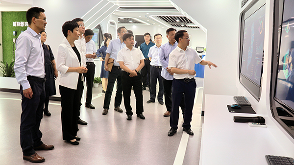 省科技厅党组书记何杏仁一行赴金年会调研农业科技工作